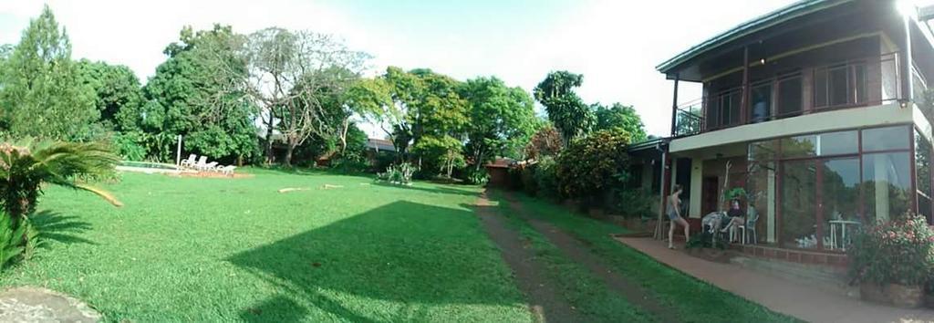 Hostel Y Posada Colibri Porto Iguaçu Exterior foto